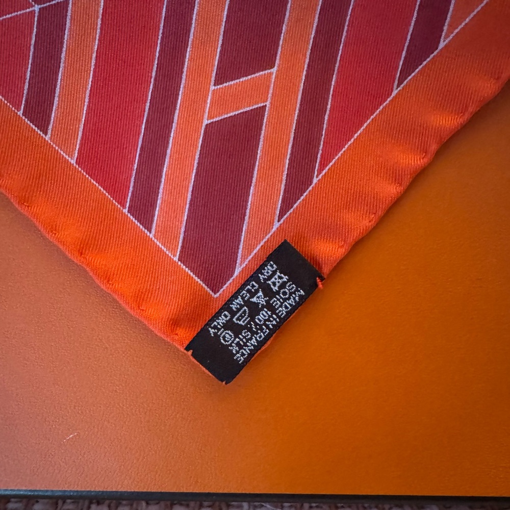 Hermès Petit Carre Cube Silk Scarf - Picture 3 of 5